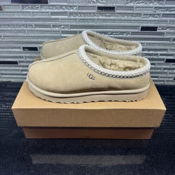 UGG Tasman Slipper Sand🔥 - Picture 1 of 4